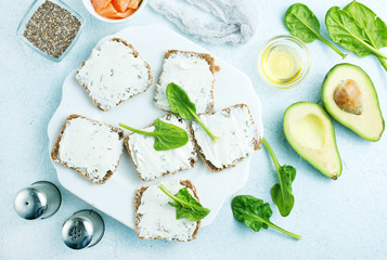 bread with cheese and salmon