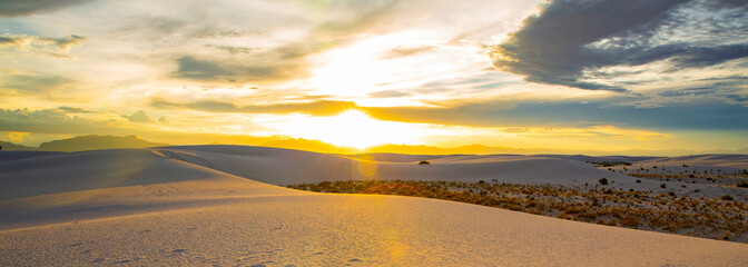 Fototapeta na wymiar White Sands National Monument in New Mexico, USA