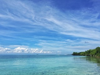 フィリピンの青い海