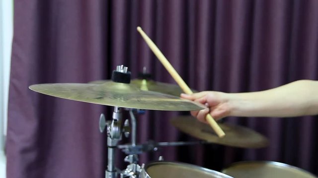 Crash strike on the plate. The average plan