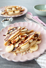 Leckere Pfannkuchen mit Banane