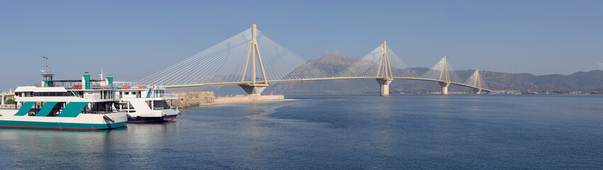 Obraz premium View of the modern bridge
