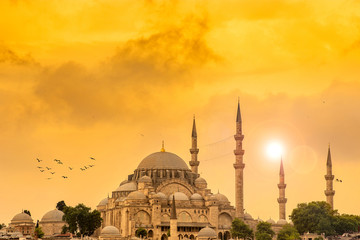 Blue Mosque (Sultanahmet Camii) at sunset, Istambul