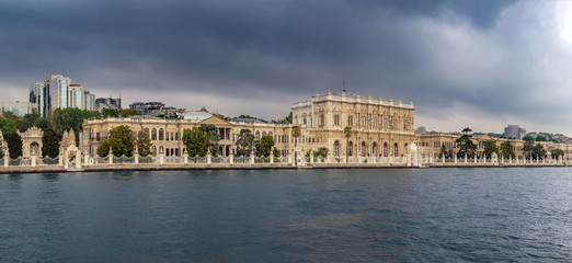 Obraz premium Dolmabahce Palace in Istanbul, Turkey (view from Bosporus)