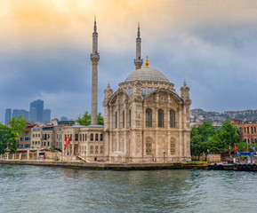 Fototapeta na wymiar Ortakoy mosque, Istanbul, Turkey