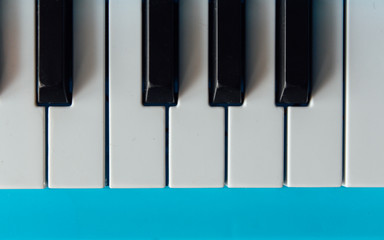 Naklejka premium Piano keys viewed from above