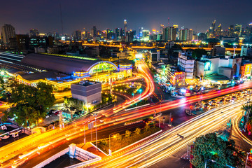 Fototapeta na wymiar Bangkok Hua Lamphong Railway Station at Twilight. Traffic on the streets. Bird eye view, Bangkok ,Thailand-April 2019: 