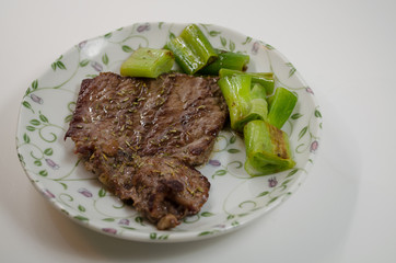 調理した肉料理