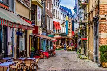 Foto op Plexiglas Steegje in het centrum van Brussel. Europa België © MAEKFOTO
