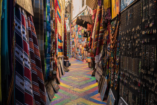 Way between different scarfs and accessories
