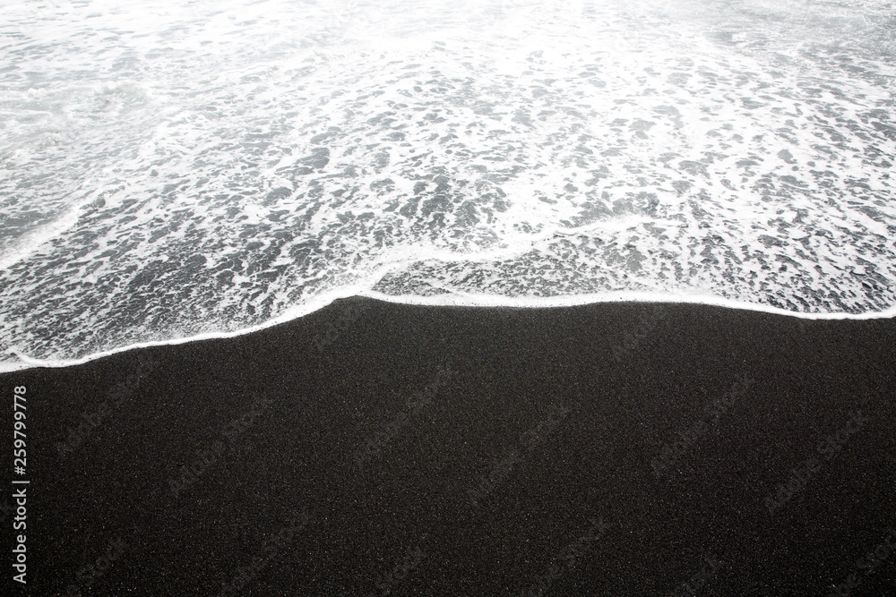 Wall mural black sand beach, maui, hawaii