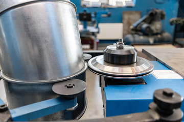 production rolling tool, electric machine. the production of ventilation and gutters. Tool and bending equipment for sheet metal. manufacture or a demonstration stand in the store