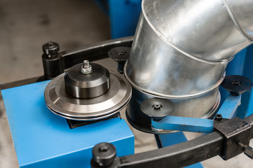 production rolling tool, electric machine. the production of ventilation and gutters. Tool and bending equipment for sheet metal. manufacture or a demonstration stand in the store