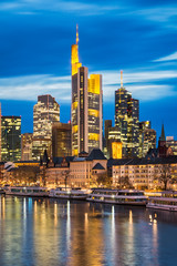 Fototapeta premium Skyline of Frankfurt, Germany at night