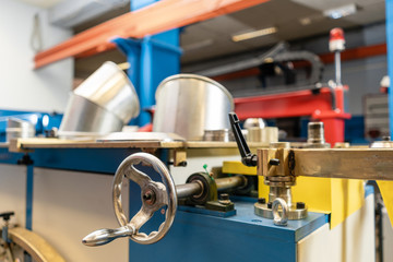 production rolling tool, electric machine. the production of ventilation and gutters. Tool and bending equipment for sheet metal. manufacture or a demonstration stand in the store