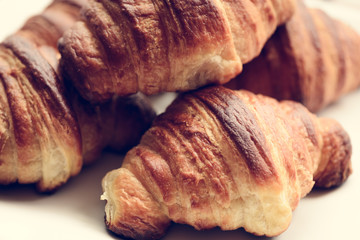 Medialunas dulces de masa madre