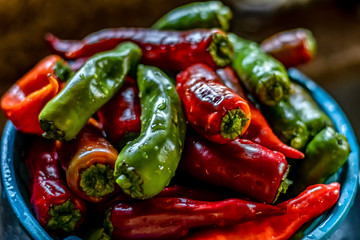 Ajíes picantes rojos y verdes