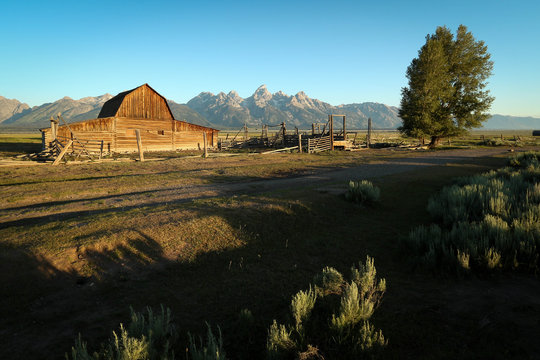Old Barn - Mormon Road - Grand Tetons National Park - Wyoming Mountain Range
