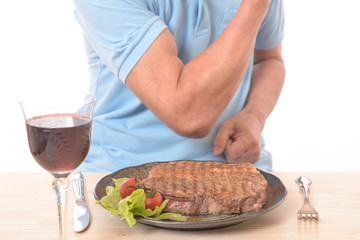 ステーキを食べて筋肉質
