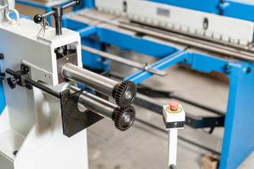 production rolling tool, electric machine. the production of ventilation and gutters. Tool and bending equipment for sheet metal. manufacture or a demonstration stand in the store