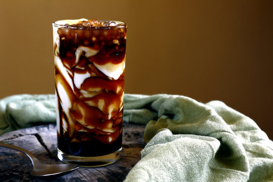 Soy bean curd with caramel syrup and tapioca pearls
