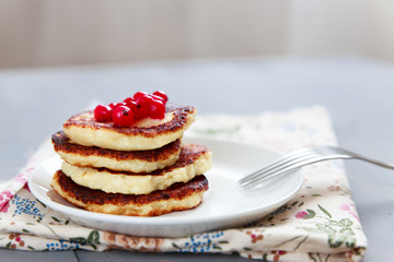 Delicious Russian cheesecake with berries