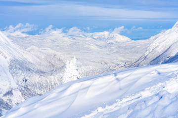Obraz premium Winter landscape with snow covered Alps in Seefeld in the Austrian state of Tyrol. Winter in Austria