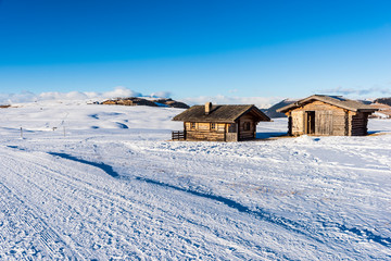 italy, dolomites, sassolungo, landscape, alpe di siusi, mountain, mountains, meadow, nature, clouds, alps, sky, outdoors, alpine, langkofel, green, scenic, snow, rock, beautiful, valley, forest, grass