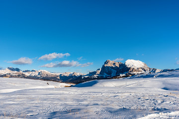 Obraz premium Last lights on the Sassolungo. Alpe di Siusi, Dolomites. Italy