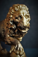 Fototapeta na wymiar lion figurine