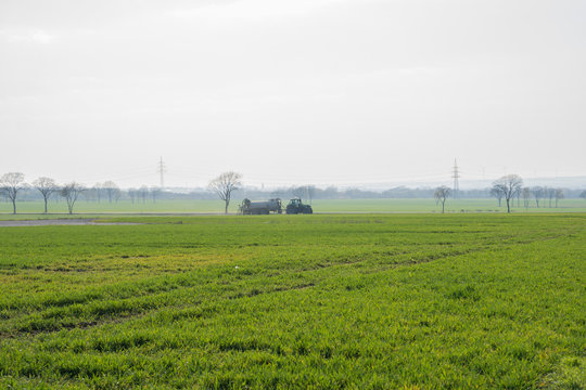 Windrad Landschaft Landwirtschaft Traktor