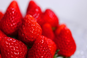 たくさんのいちごの盛り合わせ