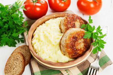 Cutlets and mashed potatoes