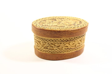 Wooden oval box with a closed lid for jewelry and jewelry. A nice gift for women.