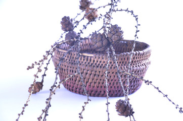 Obraz premium Basket woven from pine roots. Russia. Корзина сплетённая из корней сосны. Россия 
