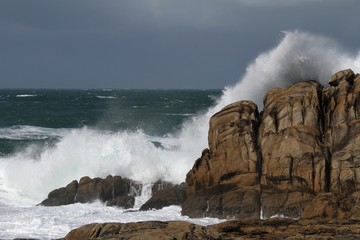 tempête en Bretagne sur les rochers