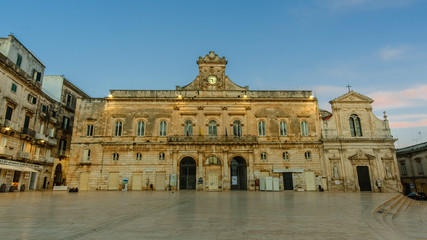 Fototapeta na wymiar Rathaus in Ostuni - Italien, Apulien
