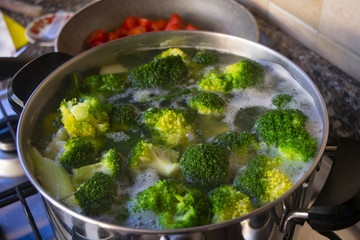 preparing sicilian broccoli