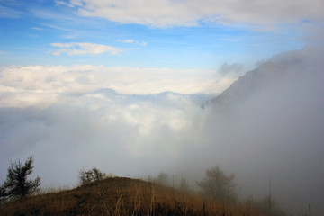 Obraz na płótnie Canvas Fog in the mountains
