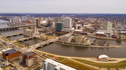 Fototapeta na wymiar Aerial Perspective of Cedar Rapids Iowa Urban Waterfront