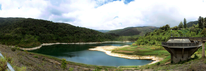 Embalse agua fría