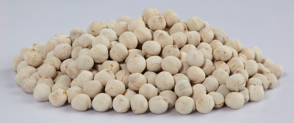 white roasted chickpeas