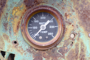 Rusty Water Temperature Gauge