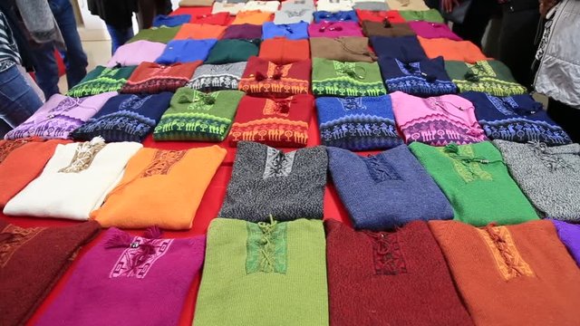 Peruvian souvenirs and toys on the market