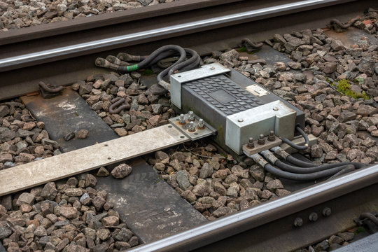 Railway Impedance bond