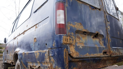 old rusty car
