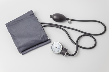 Blood pressure and pulse measuring device