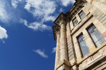 Catedral de Cuenca, Exterior con cielo Azul