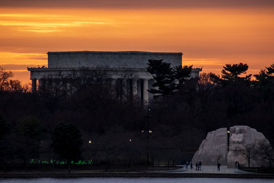 Sunset behind the Lincoln and MLK Memorials