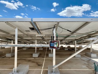 Caja de conexiones y cableado de panel solar